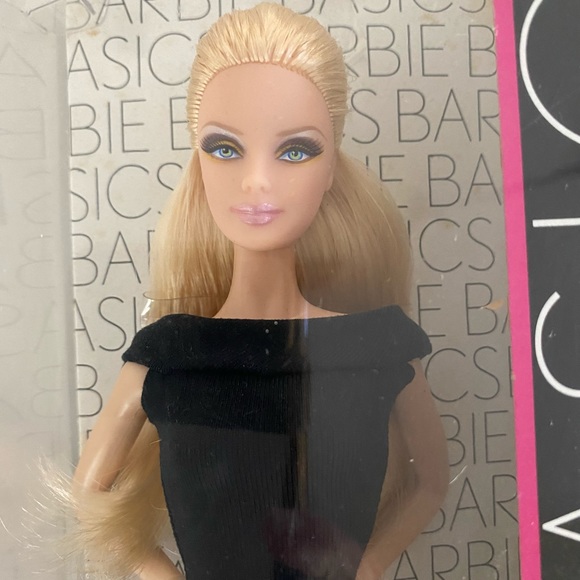Barbie Basics Collection 001 Model 01 - Picture 2 of 6